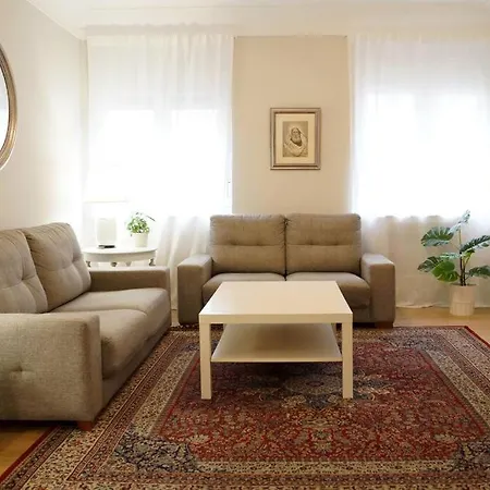 Apartment Curto - Amplio Apartamento En El Centro De Castro *