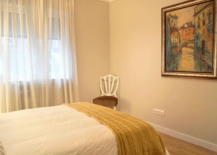 Curto - Amplio Apartamento En El Centro De Castro Daire Castro Urdiales