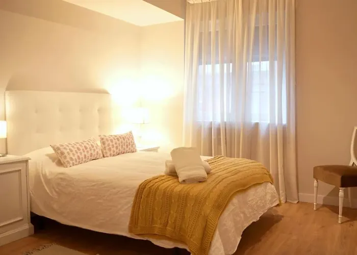 Curto - Amplio Apartamento En El Centro De Castro *